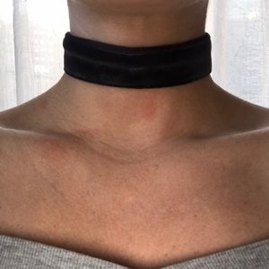 BRANDY MELVILLE Burgundy Choker Necklace